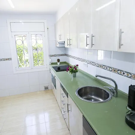 Adelfa Con Piscina Privada Planet Costa Dorada * Салоу