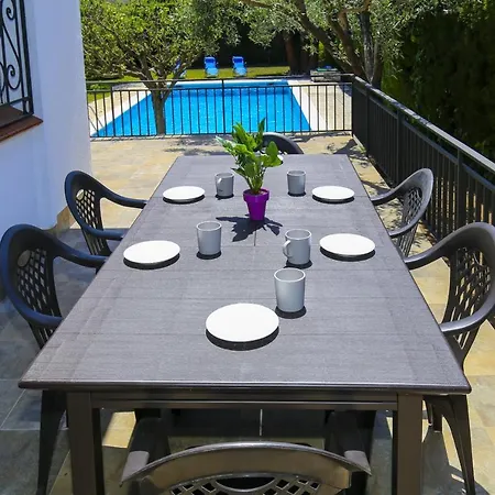 Adelfa Con Piscina Privada Planet Costa Dorada Салоу
